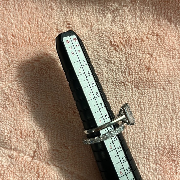 Emerald cut Solitaire engagement/wedding set - Picture 8 of 10